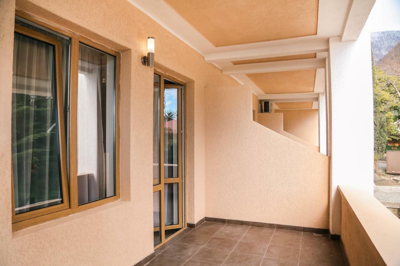 Old Gagra Hotel מראה חיצוני תמונה