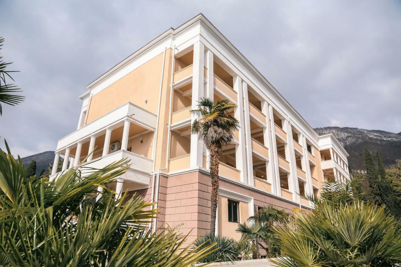 Old Gagra Hotel מראה חיצוני תמונה